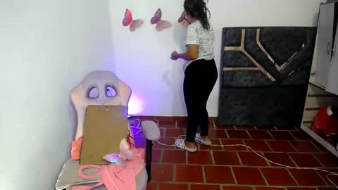 daleska_delicious1 online show from March 27, 1:55 am