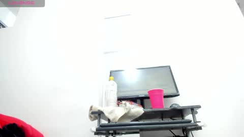 Snapshot of dalia_2 chatting on December 16, 12:48 am Ren online show from December 16, 12:48 am