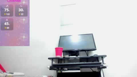 Snapshot of dalia_2 chatting on December 22, 3:22 am Ren online show from December 22, 3:22 am