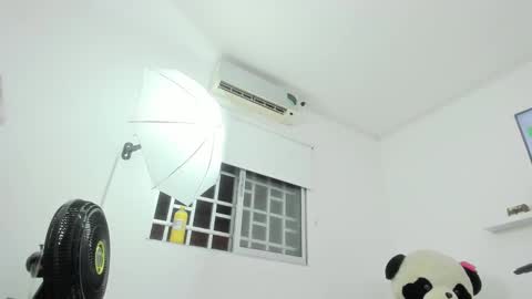 Snapshot of dalia_2 chatting on September 28, 1:33 am Ren online show from September 28, 1:33 am