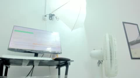 Snapshot of dalia_2 chatting on October 23, 12:54 am Ren online show from October 23, 12:54 am