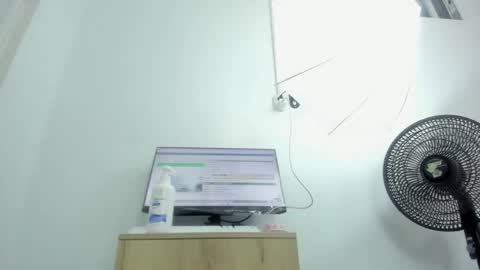 Snapshot of dalia_2 chatting on November 16, 12:16 am Ren online show from November 16, 12:16 am