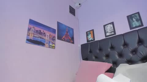  Ren  online show from February 5, 9:08 pm