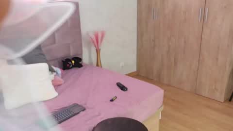 Snapshot of daliacruz chatting on October 1, 4:51 am Dalia bondage online show from October 1, 4:51 am