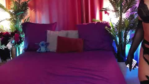 Snapshot of dalidaselena chatting on March 6, 9:17 am DalidaSelena online show from March 6, 9:17 am