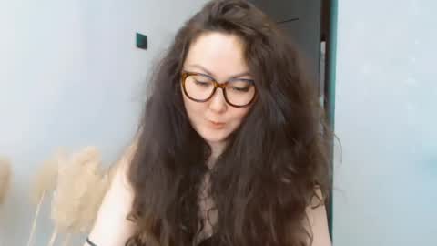 Snapshot of dalidayes chatting on June 27, 6:18 am Dali online show from June 27, 6:18 am