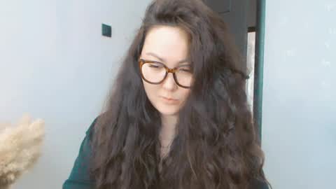 Snapshot of dalidayes chatting on July 27, 5:25 am Dali online show from July 27, 5:25 am