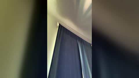 Snapshot of dallian1 chatting on June 15, 5:26 pm dallian1 online show from June 15, 5:26 pm