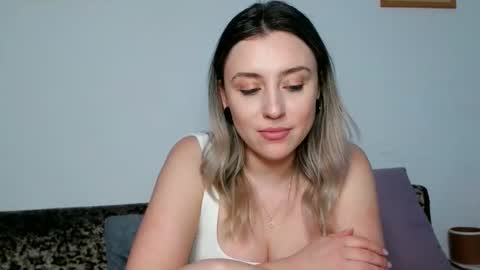 Snapshot of dalyana22 chatting on March 27, 9:58 pm Maria online show from March 27, 9:58 pm