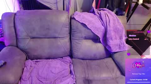 Snapshot of damadevotchka chatting on October 1, 1:11 am damadevotchka online show from October 1, 1:11 am