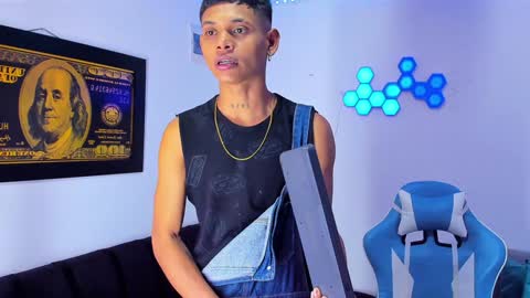 damar_felipe online show from December 17, 7:40 am