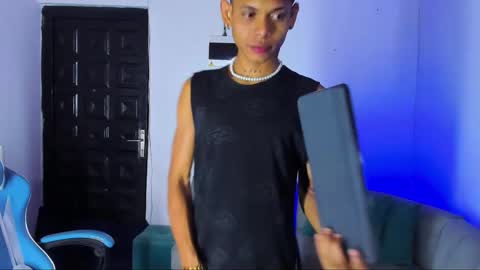 damar_felipe online show from March 5, 9:48 pm