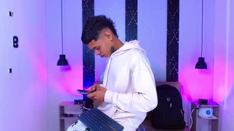 damar_felipe online show from October 11, 4:33 am