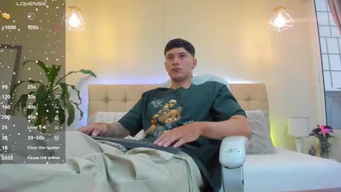 Snapshot of damian23_ chatting on January 16, 12:20 pm DAMIAN online show from January 16, 12:20 pm