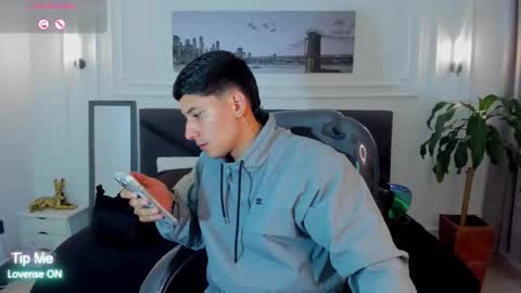 DAMIAN online show from November 5, 12:05 pm