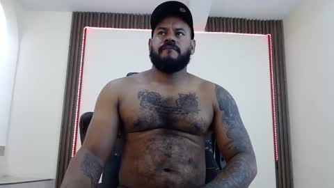 damian64436171 online show from May 14, 4:14 pm