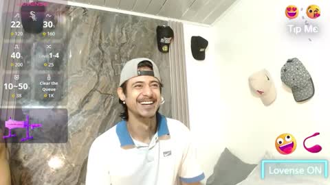 Snapshot of damian_and_camerum chatting on March 15, 3:12 am damian_and_camerum online show from March 15, 3:12 am