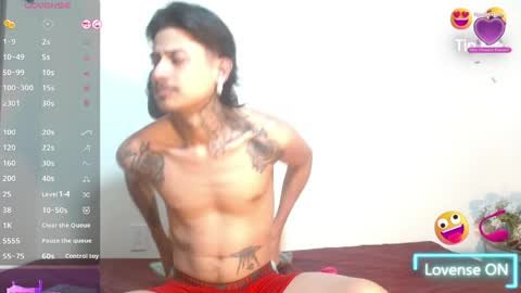 Snapshot of damian_and_camerum chatting on April 11, 3:33 am damian_and_camerum online show from April 11, 3:33 am
