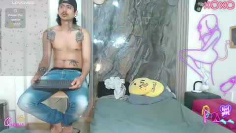 Snapshot of damian_and_camerum chatting on June 14, 3:19 am damian_and_camerum online show from June 14, 3:19 am