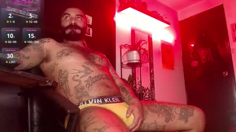 Snapshot of damian_darkside_ chatting on November 25, 3:06 am Damian online show from November 25, 3:06 am