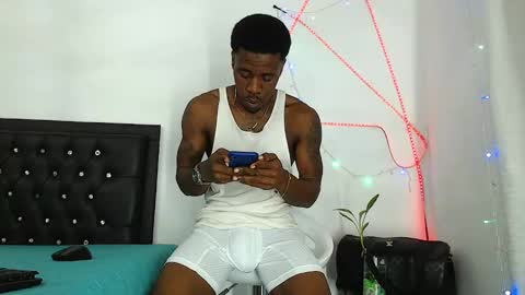 Snapshot of damian_hart10 chatting on March 18, 9:45 am damian_hart10 online show from March 18, 9:45 am