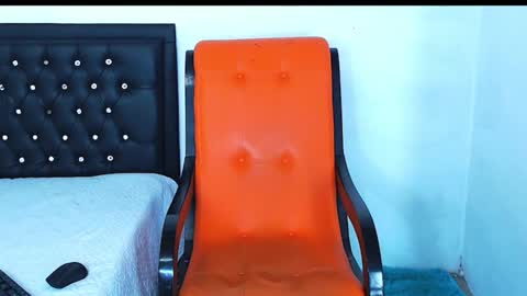 damian_hart_24cm online show from December 11, 2:44 pm
