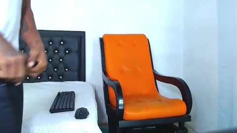 damian_hart_24cm online show from January 18, 12:15 pm
