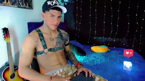 Snapshot of damian_latinxxx chatting on January 12, 6:49 am Damian online show from January 12, 6:49 am