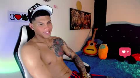 Snapshot of damian_latinxxx chatting on January 15, 8:20 am Damian online show from January 15, 8:20 am