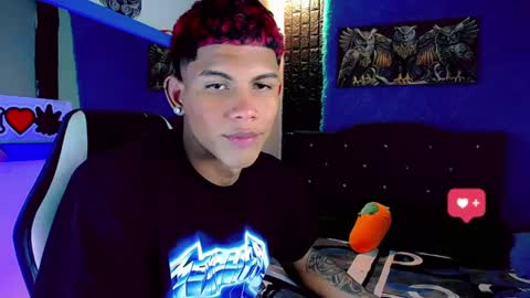 Snapshot of damian_latinxxx chatting on January 22, 9:02 am Damian online show from January 22, 9:02 am