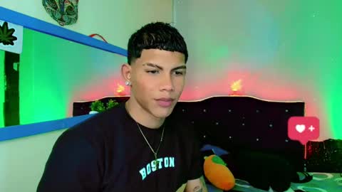 Snapshot of damian_latinxxx chatting on February 4, 2:39 am Damian online show from February 4, 2:39 am