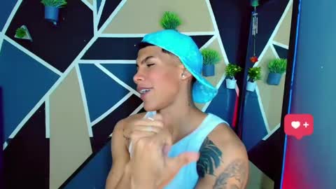 Snapshot of damian_latinxxx chatting on February 22, 9:34 am Damian online show from February 22, 9:34 am