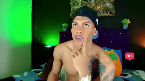 Snapshot of damian_latinxxx chatting on February 28, 9:25 am Damian online show from February 28, 9:25 am