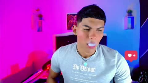 Snapshot of damian_latinxxx chatting on March 8, 3:06 am Damian online show from March 8, 3:06 am