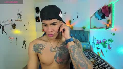 Snapshot of damian_latinxxx chatting on September 29, 3:11 am Damian online show from September 29, 3:11 am