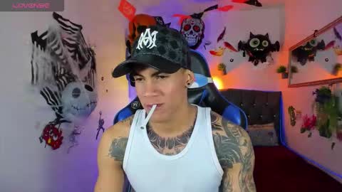 Snapshot of damian_latinxxx chatting on October 13, 3:06 am Damian online show from October 13, 3:06 am