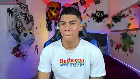 Snapshot of damian_latinxxx chatting on October 15, 3:28 am Damian online show from October 15, 3:28 am