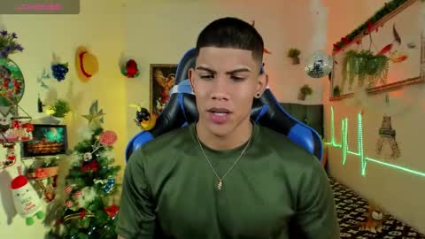 Snapshot of damian_latinxxx chatting on November 26, 3:18 am Damian online show from November 26, 3:18 am