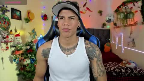 Snapshot of damian_latinxxx chatting on November 28, 3:20 am Damian online show from November 28, 3:20 am