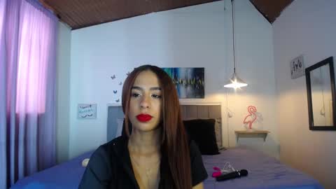 Snapshot of damian_n_lissa chatting on January 20, 8:18 pm damian_n_lissa online show from January 20, 8:18 pm