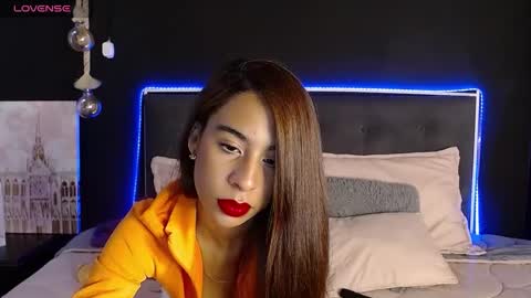 Snapshot of damian_n_lissa chatting on February 10, 1:55 pm damian_n_lissa online show from February 10, 1:55 pm