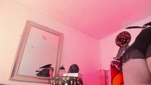 Snapshot of damian_rock_ chatting on October 31, 8:32 pm damian_rock_ online show from October 31, 8:32 pm