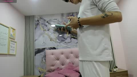 damian_saint online show from June 7, 7:17 pm