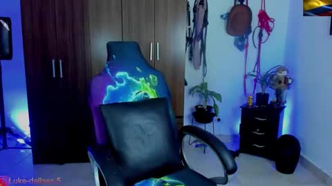 Snapshot of damian_torner chatting on February 21, 10:39 am Damian torner online show from February 21, 10:39 am