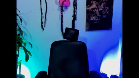 Snapshot of damian_torner chatting on September 17, 7:21 am Damian torner online show from September 17, 7:21 am