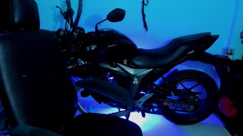 Snapshot of damian_torner chatting on October 5, 8:01 am Damian torner online show from October 5, 8:01 am