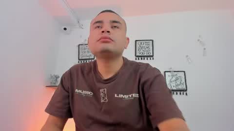 Snapshot of damianblazee chatting on June 11, 11:52 am damianblazee online show from June 11, 11:52 am