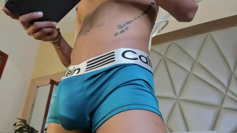 damianlux_ online show from May 27, 8:17 pm