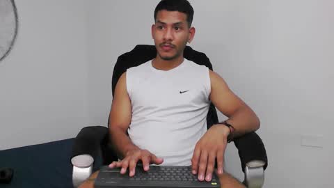 instagram damiannreed. online show from February 5, 3:33 am