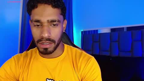 Snapshot of damiano_walker chatting on October 15, 4:01 am damiano_walker online show from October 15, 4:01 am